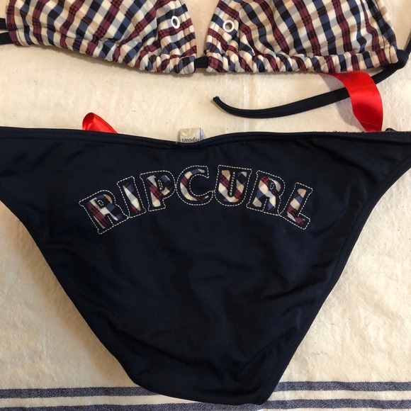 Ripcurl Bikini top and bottom - Picture 8 of 10